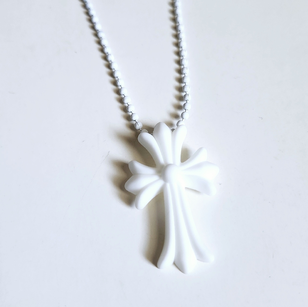 C.H NECKLACE - Picture 2 of 7